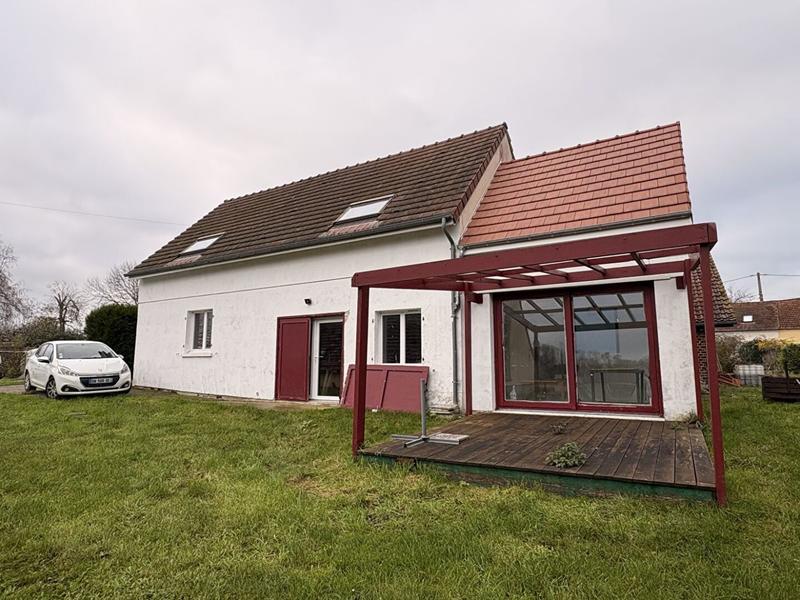 Maison - 240 m² - 5 pièces