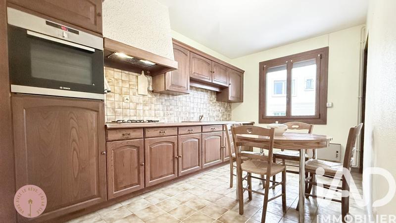 Maison - 97 m² - 5 pièces