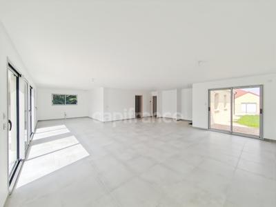 Maison - 146 m² - 6 pièces