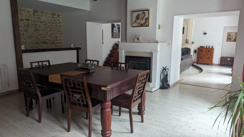 Maison - 245 m² - 6 pièces