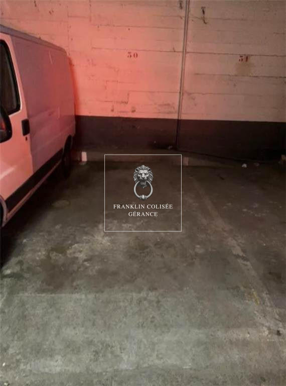 Parking / Garage - 12 m²