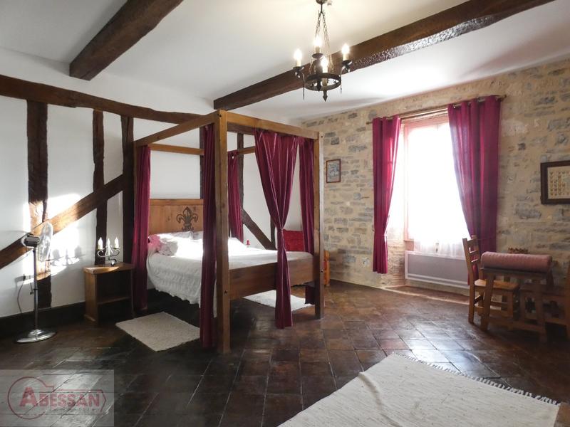 Maison - 560 m² - 13 pièces