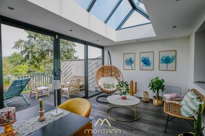 Maison - 230 m² - 8 pièces