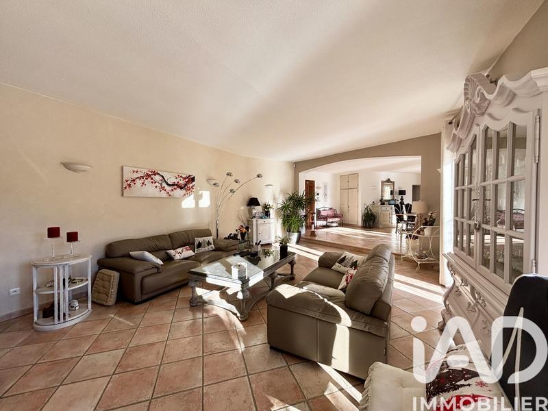 Maison - 260 m² - 7 pièces