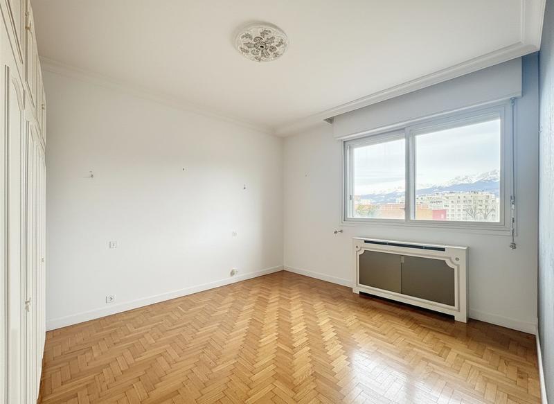 Appartement - 122 m² - 5 pièces