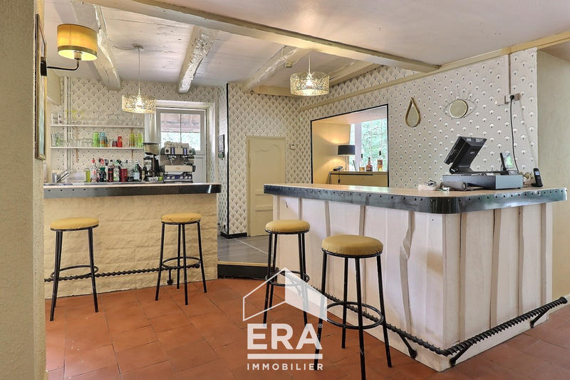 Local d'activité / Entrepôt - 481 m² - 10 pièces