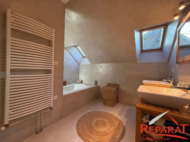 Maison - 161 m² - 6 pièces