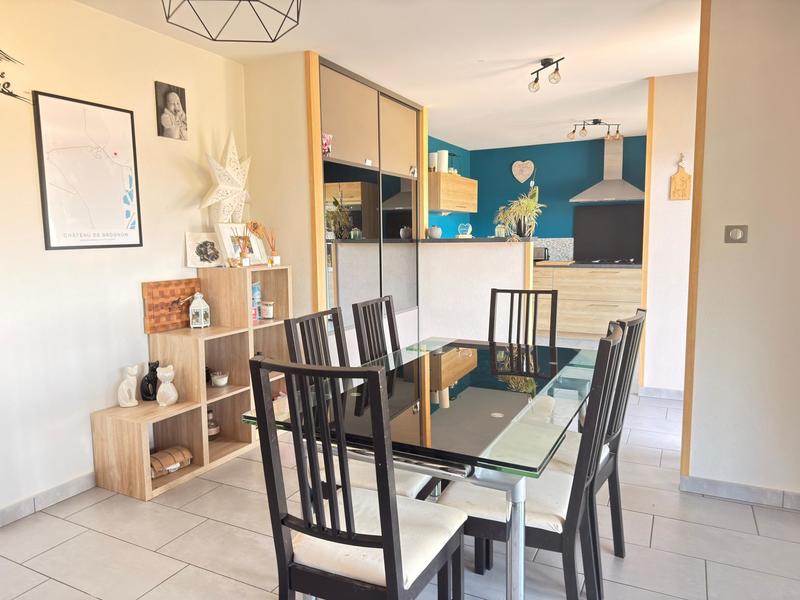 Maison - 90 m² - 5 pièces