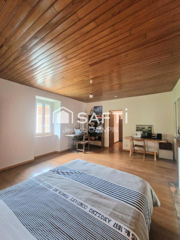 Maison - 197 m² - 6 pièces