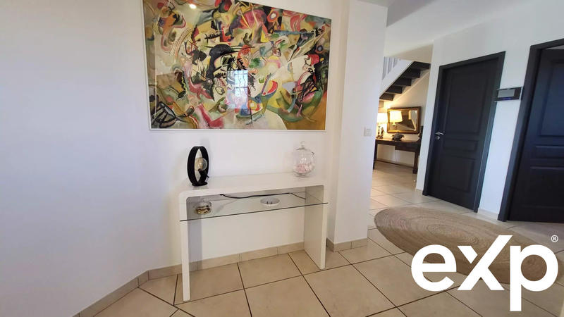 Maison - 204 m² - 5 pièces