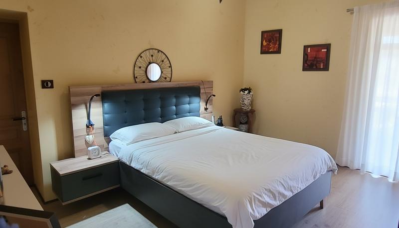 Maison - 300 m² - 10 pièces