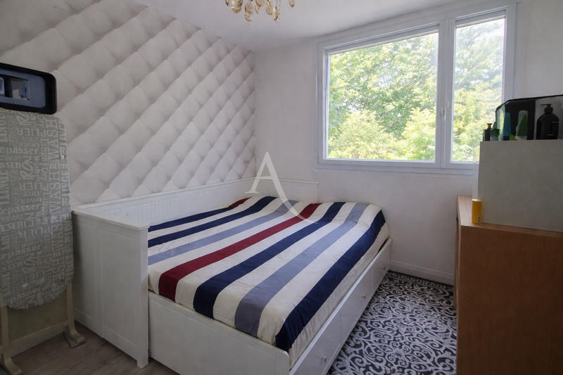 Appartement - 93 m² - 5 pièces