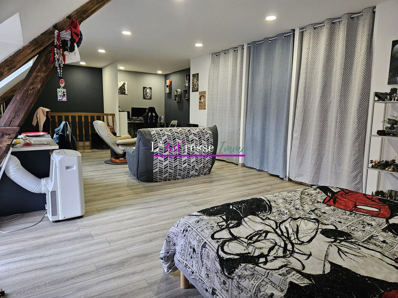 Maison - 183 m² - 10 pièces