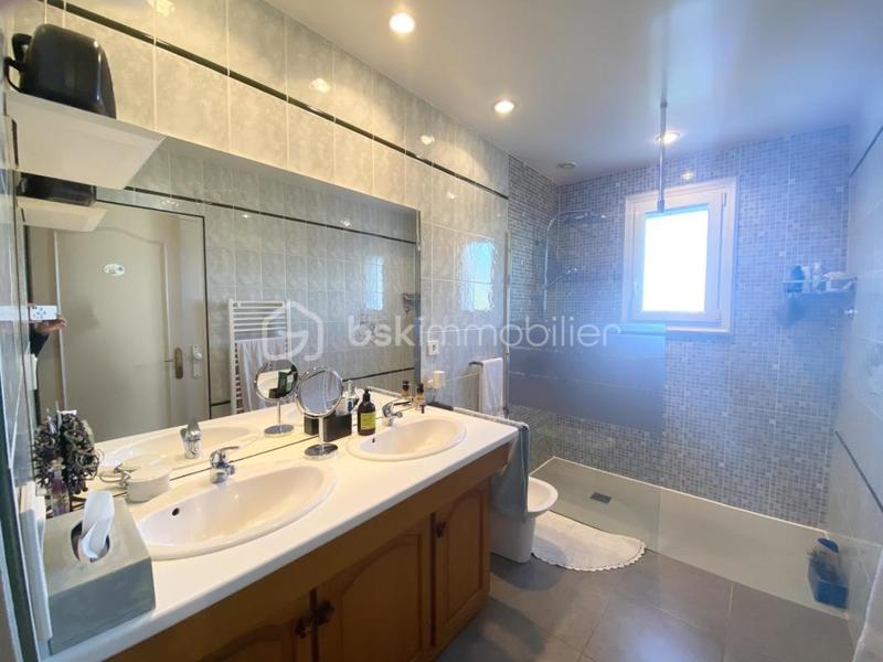 Maison - 163 m² - 6 pièces