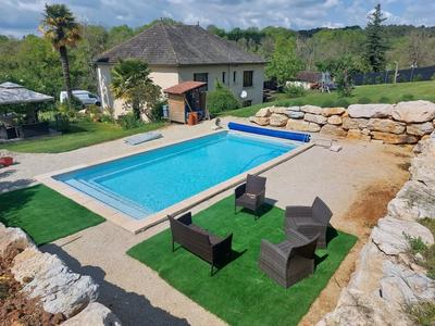 Maison - 180 m² - 7 pièces