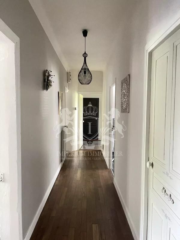 Maison - 210 m² - 8 pièces