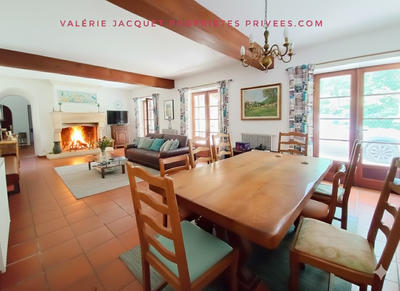 Maison - 240 m² - 7 pièces