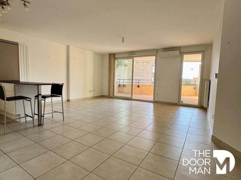 Appartement - 92 m² - 5 pièces