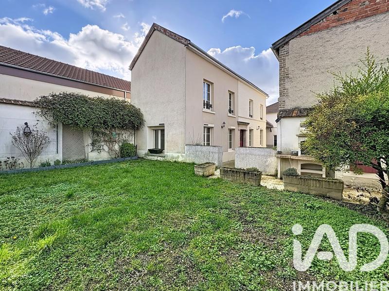 Maison - 147 m² - 9 pièces