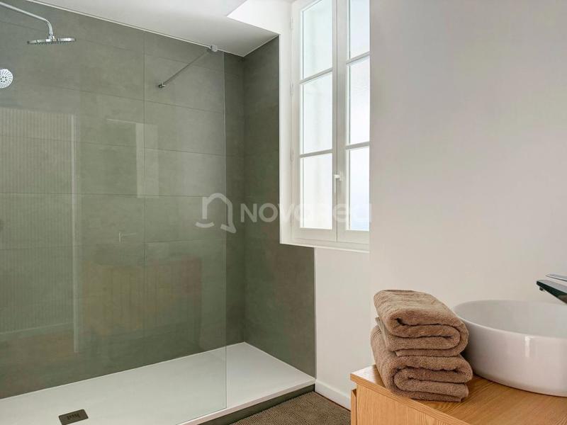 Appartement - 100 m² - 4 pièces