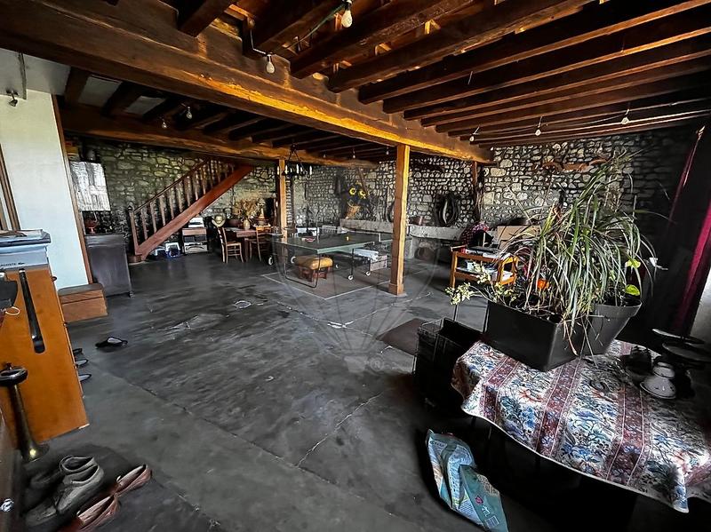 Maison - 427 m² - 12 pièces