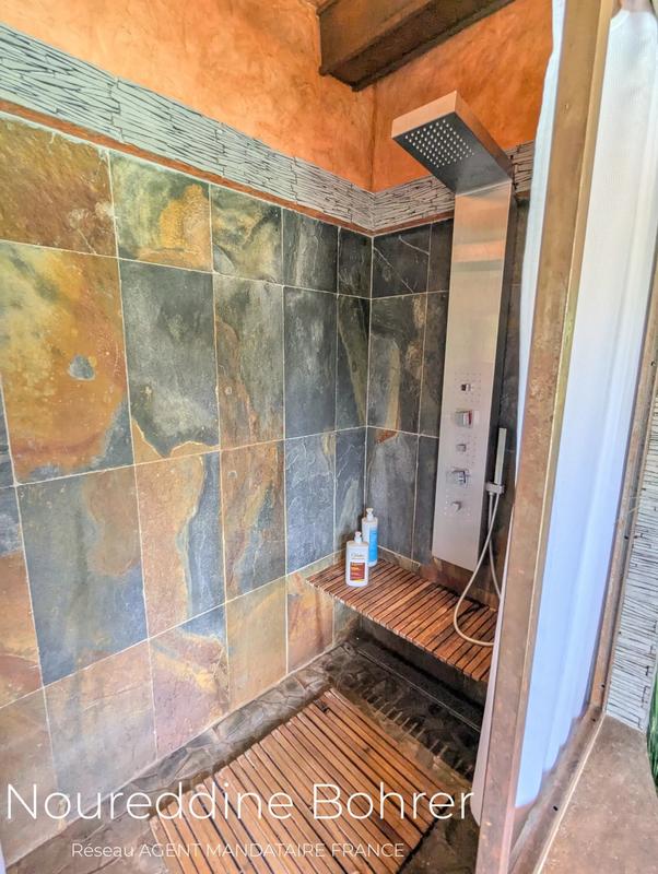 Maison - 262 m² - 7 pièces