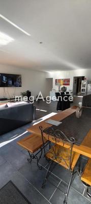 Maison - 357 m² - 15 pièces