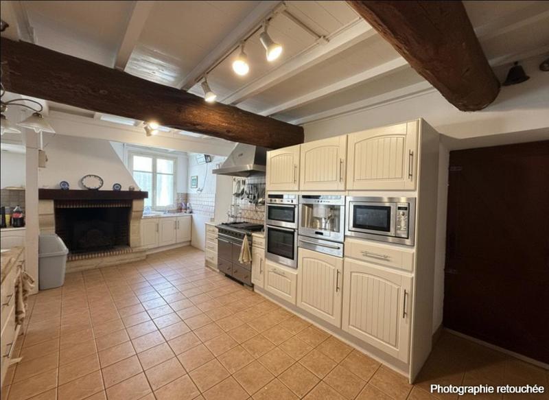 Demeure - 455 m² - 12 pièces