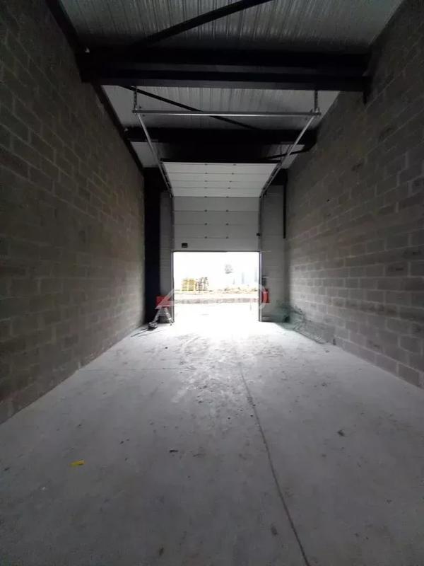 Entrepôt - 158 m² - 3 pièces