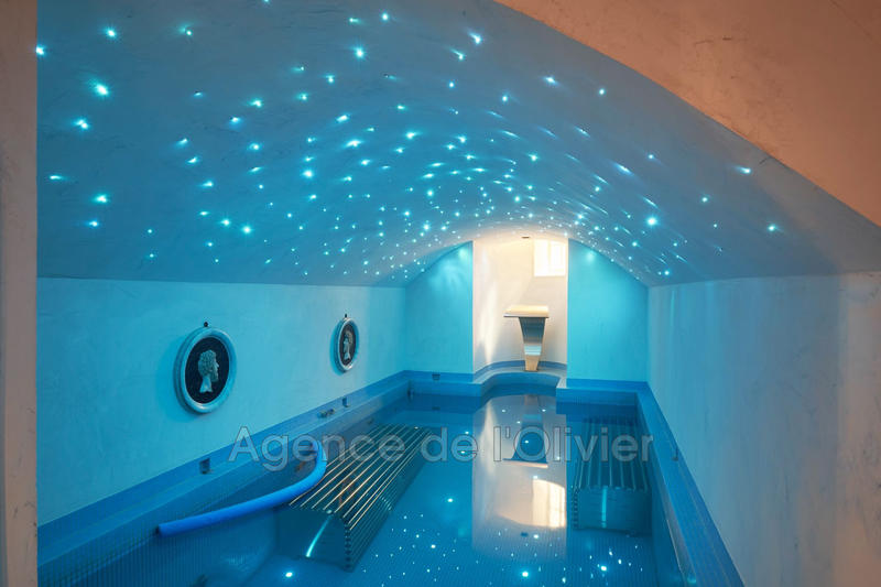 Maison - 451 m² - 13 pièces