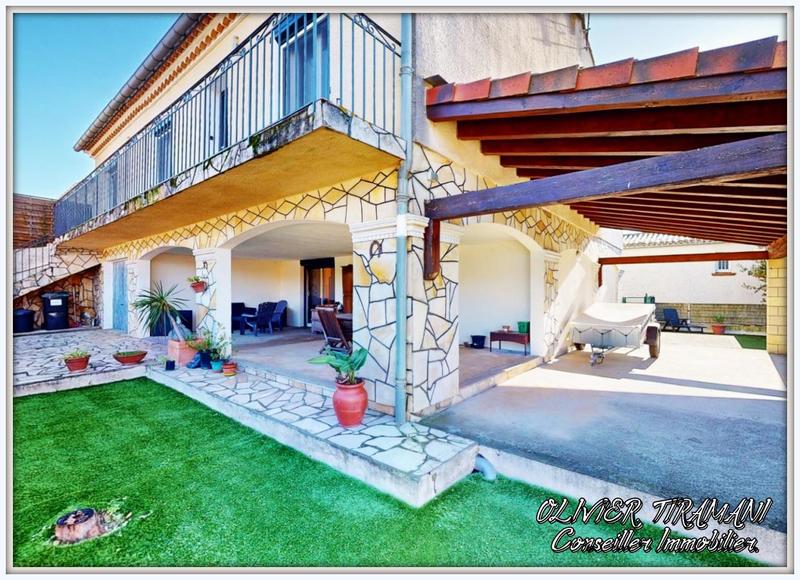 Maison - 204 m² - 10 pièces