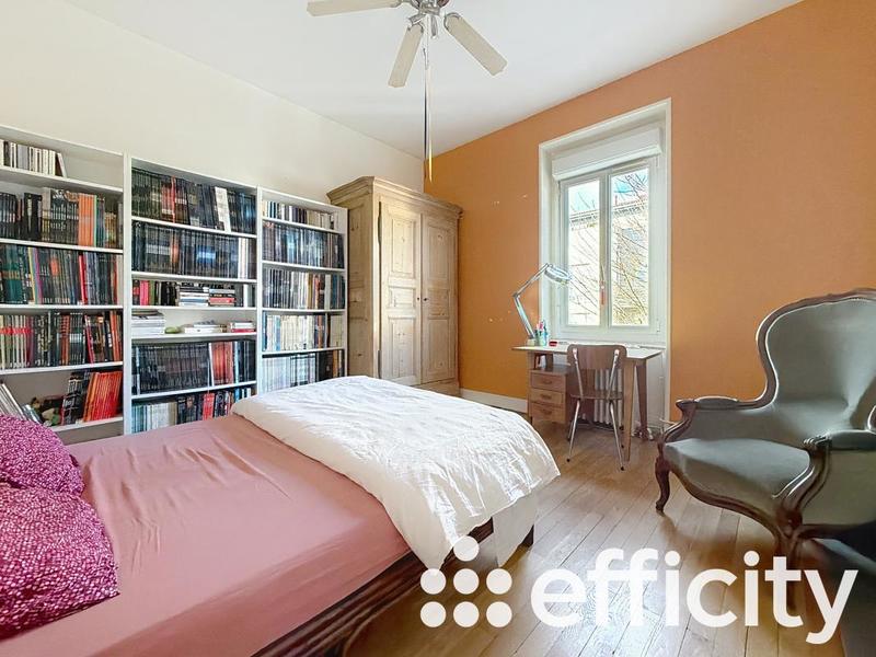 Maison - 184 m² - 6 pièces