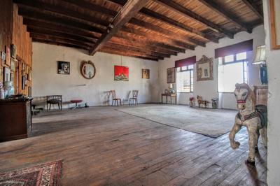 Maison - 610 m² - 2 pièces