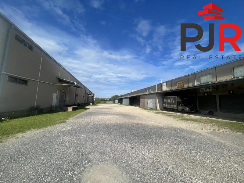 Local d'activités - 1 600 m²