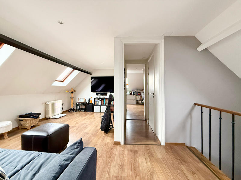 Maison - 227 m² - 7 pièces