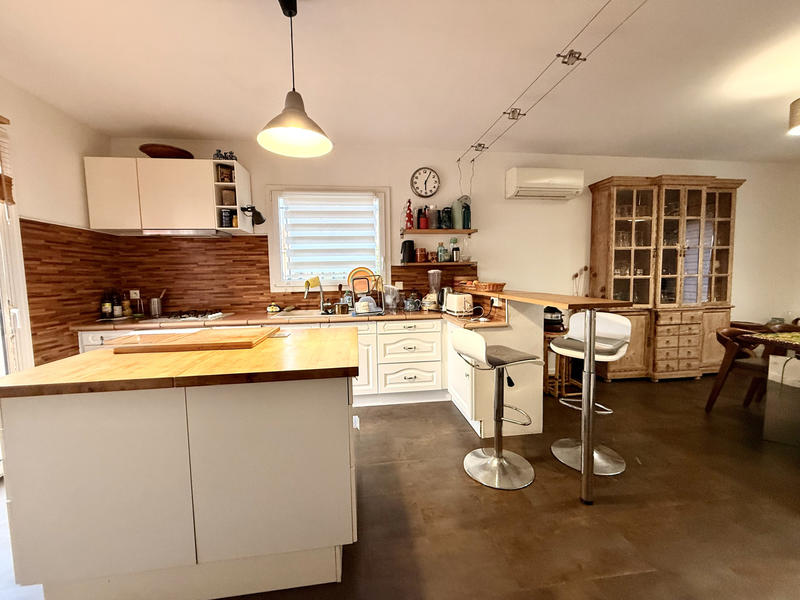 Maison - 138 m² - 6 pièces