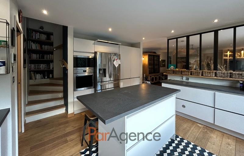 Maison - 177 m² - 7 pièces