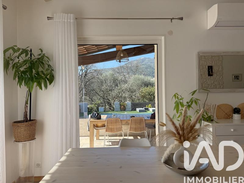 Maison - 216 m² - 7 pièces