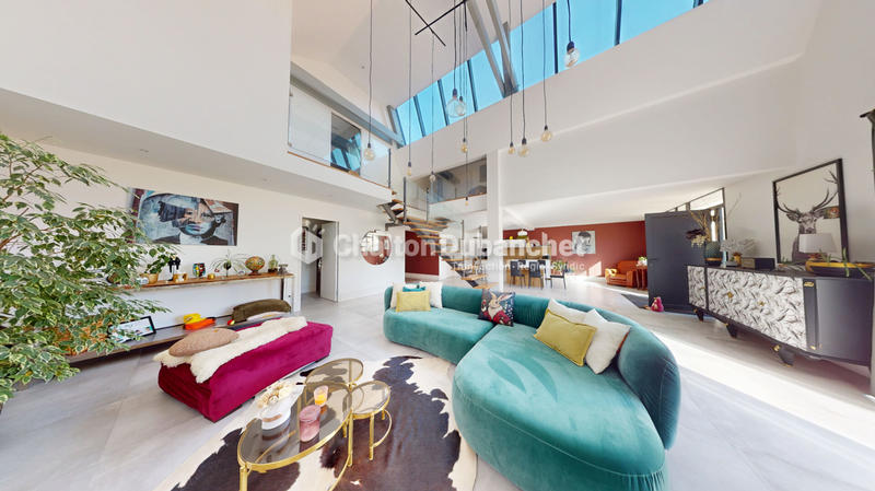 Loft - 188 m² - 5 pièces