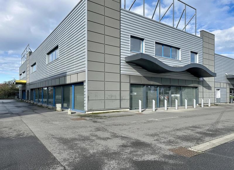Local commercial - 1 000 m² - 3 pièces