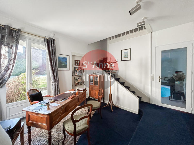 Maison - 280 m² - 9 pièces