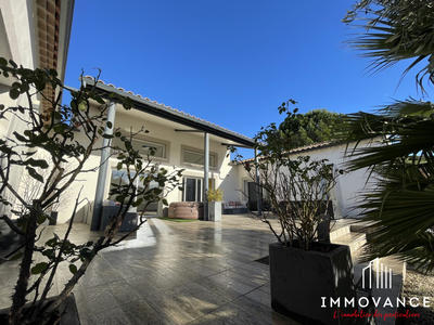 Villa - 210 m² - 6 pièces