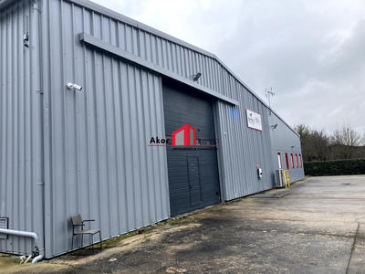 Local d'activités - 977 m² - 10 pièces