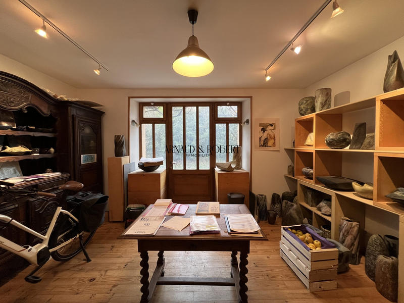 Maison - 250 m² - 11 pièces