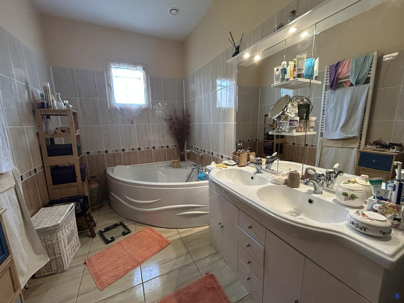 Maison - 187 m² - 6 pièces