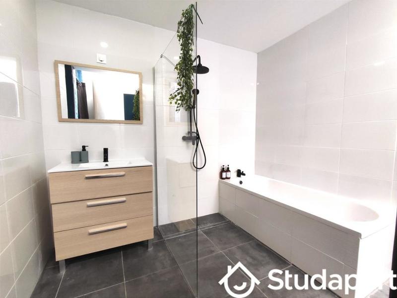 Chambre - 9 m² - 1 pièce