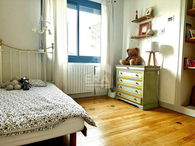 Maison - 236 m² - 8 pièces