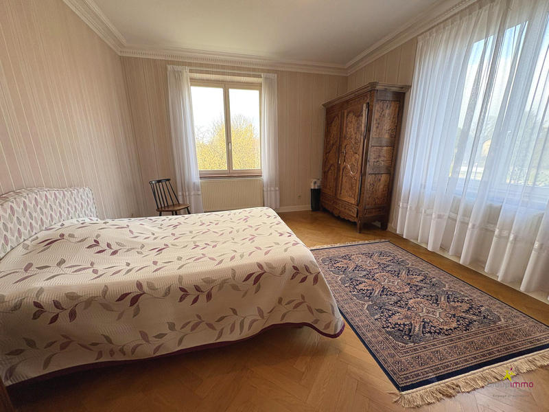 Maison - 231 m² - 6 pièces