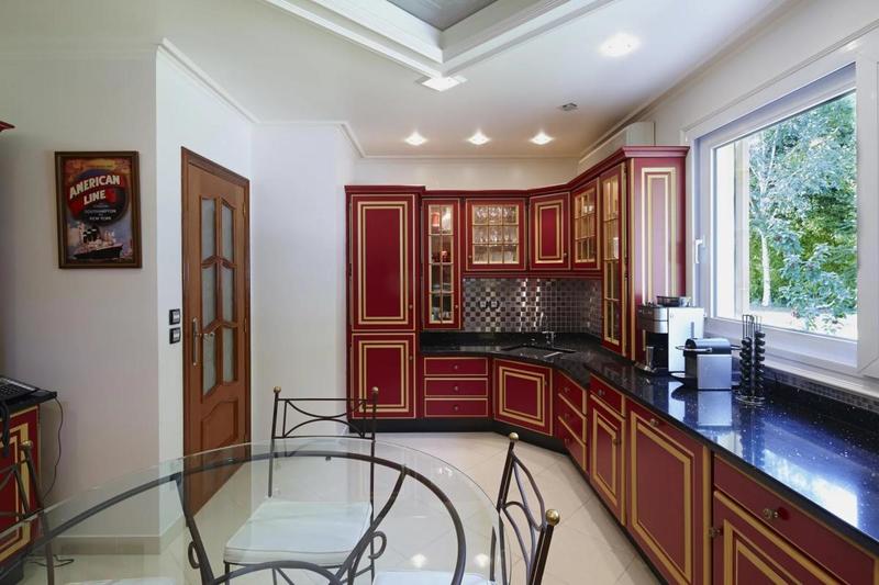 Maison - 700 m² - 15 pièces