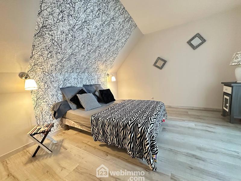 Maison - 204 m² - 9 pièces